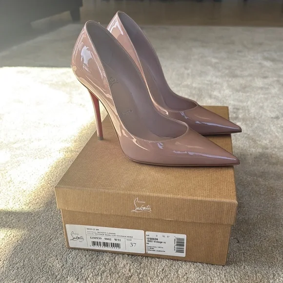 Christian Louboutin ヌードカラーハイヒール★お値下げしました Christian Louboutin Nude Patent Leather Just Nodo 85mm Bow